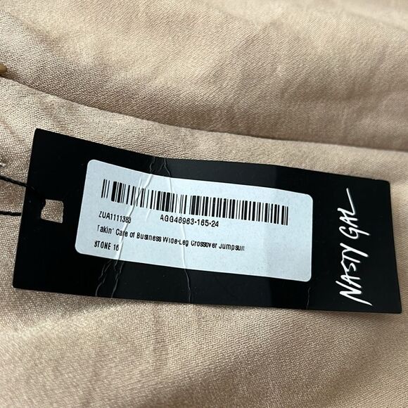 Nasty Gal Khaki Beige Pants Romper Scoop Neck Sleeveless Wide Leg Cut Out Back - Picture 11 of 17